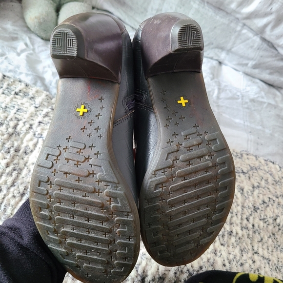 Doc marten boots - size 7 grey - Picture 3 of 5